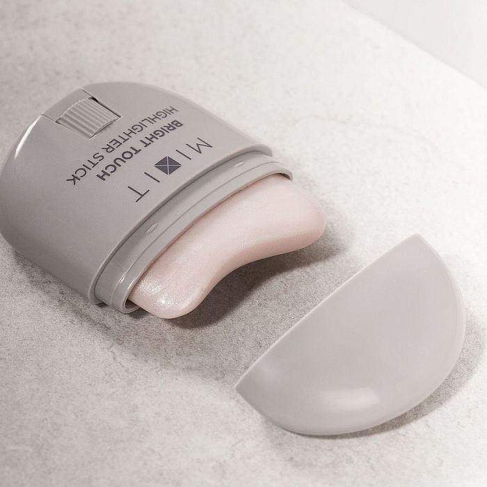 Рельефный хайлайтер в стике MIXIT Make Up Bright Touch Highlighter Stick, 01 10,5г
