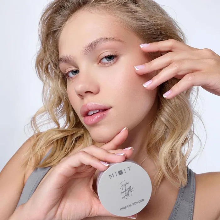 Фиксирующая минеральная пудра для лица MIXIT Make Up Mineral Powder 30мл