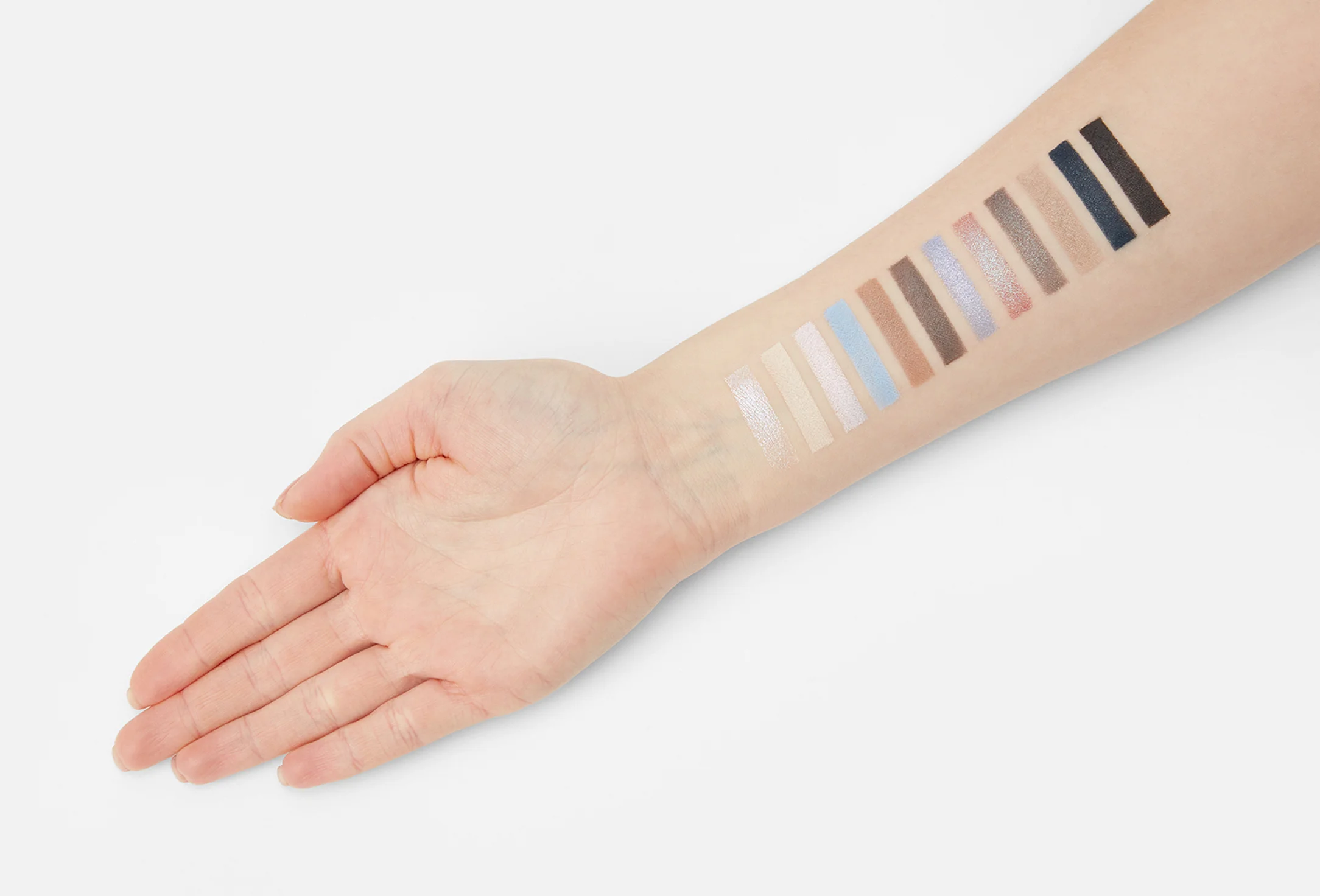 Палетка теней MIXIT Make Up Eyeshadow palette Sapphire Seduction 12г